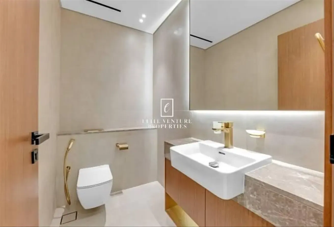 FULLY FURNISHED | HIGH FLOOR | SPACIOUS LAYOUT