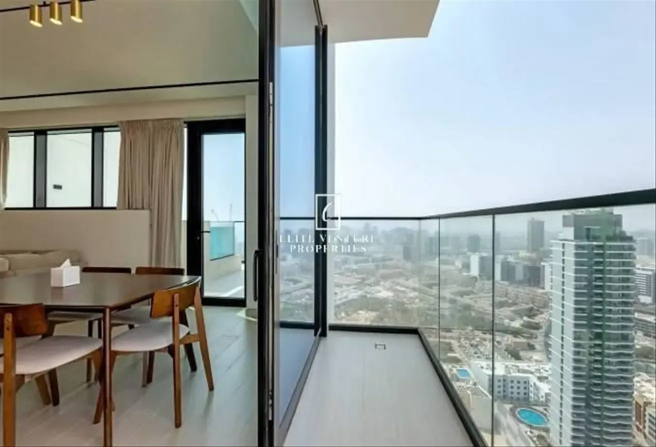 FULLY FURNISHED | HIGH FLOOR | SPACIOUS LAYOUT