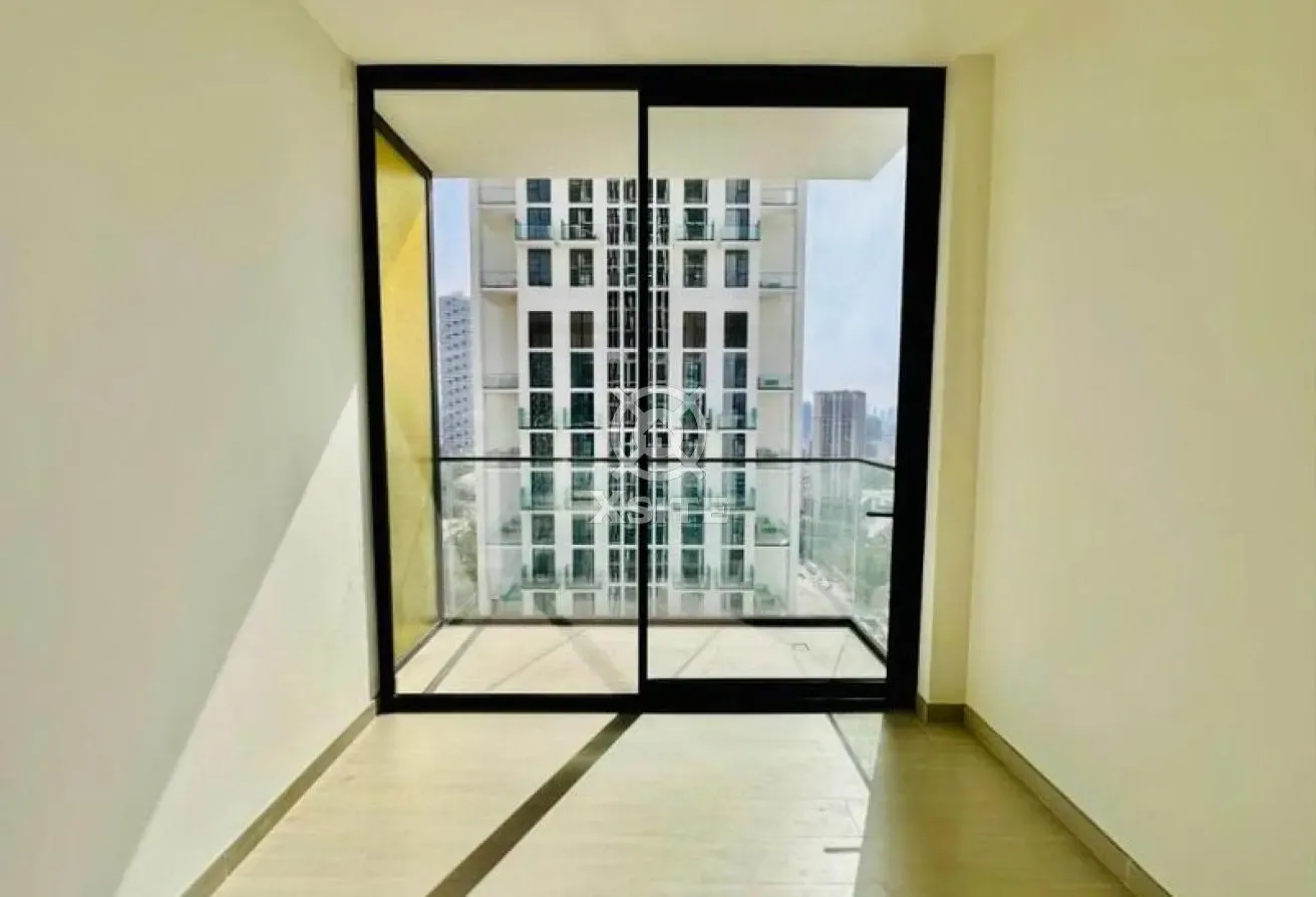 Spacious 1 BR | Fitted Kitchen|Prime Location