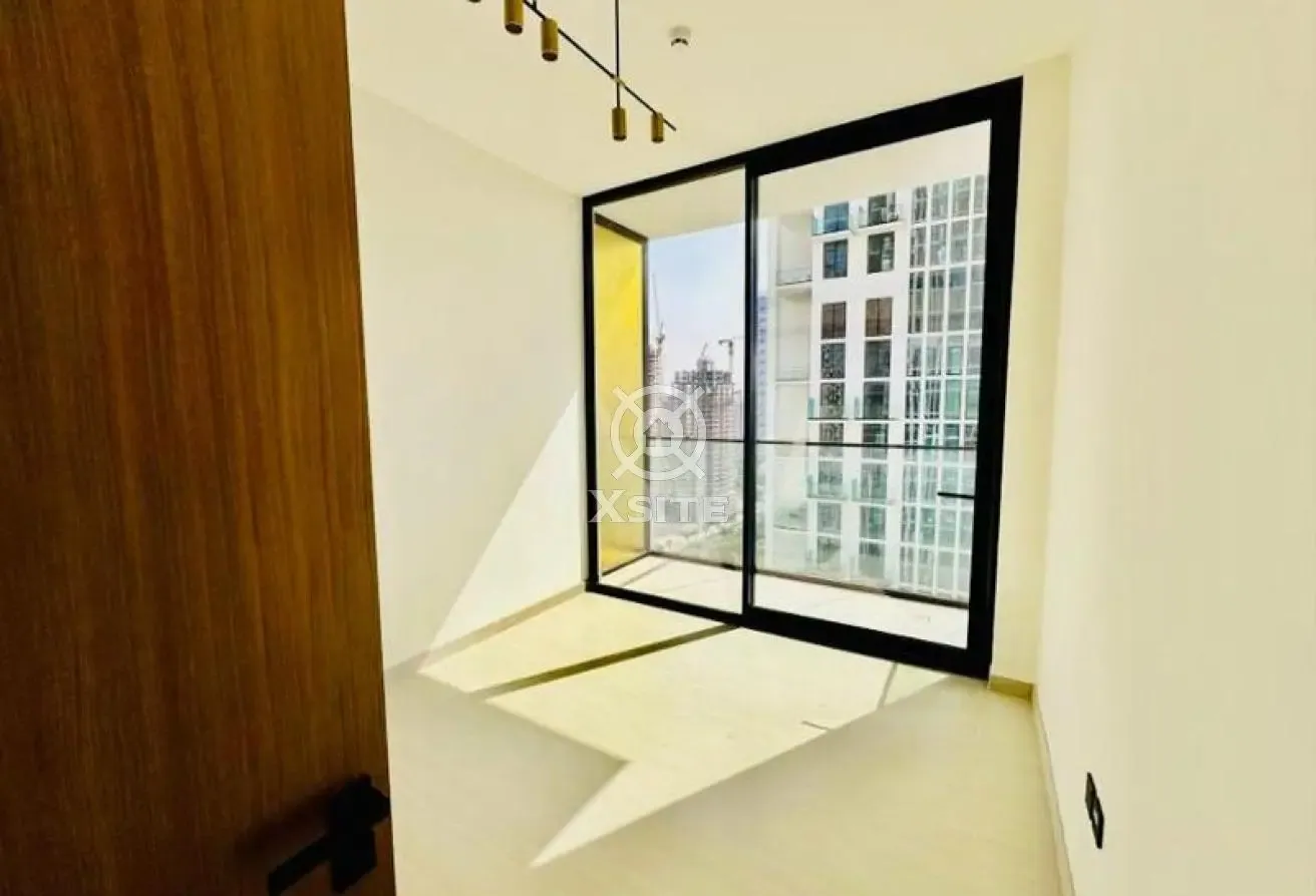 Spacious 1 BR | Fitted Kitchen|Prime Location