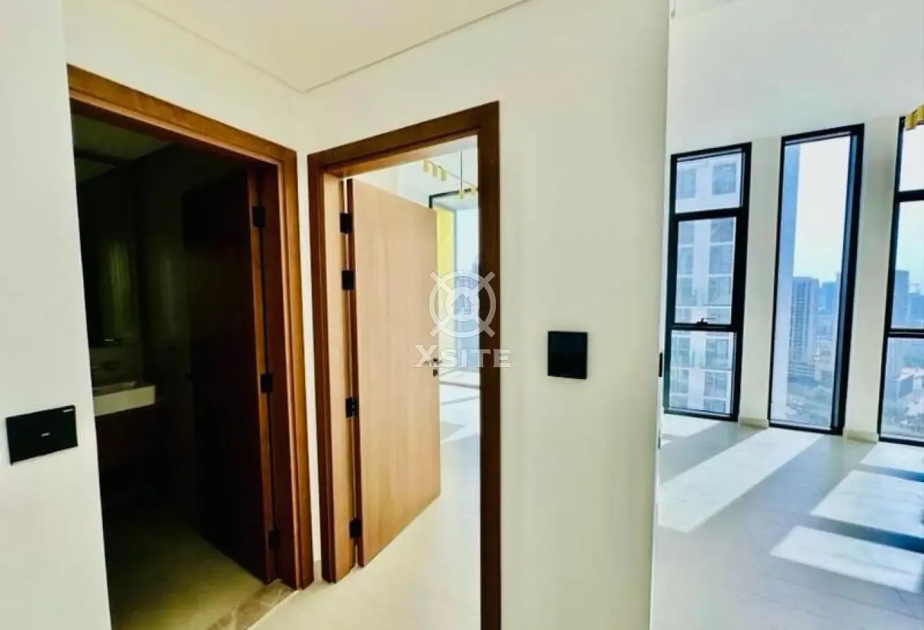 Spacious 1 BR | Fitted Kitchen|Prime Location