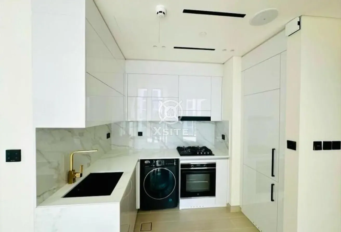 Spacious 1 BR | Fitted Kitchen|Prime Location