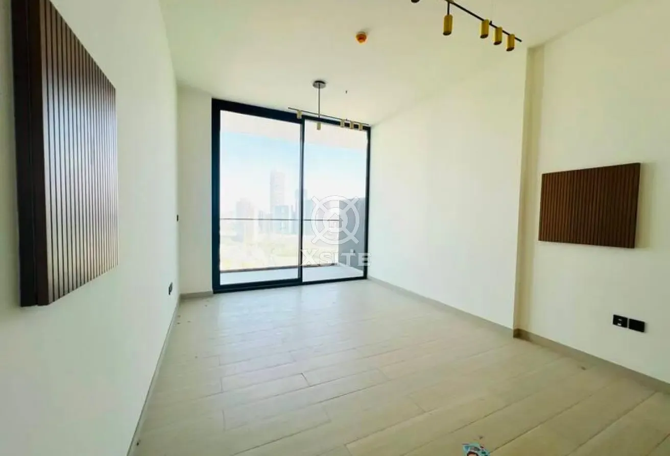Spacious 1 BR | Fitted Kitchen|Prime Location