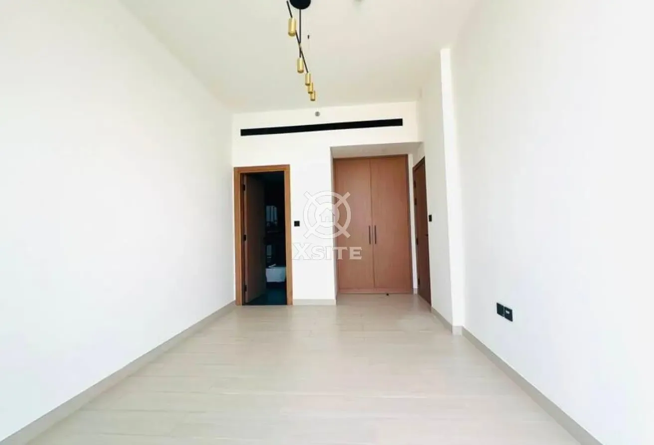 Spacious 1 BR | Fitted Kitchen|Prime Location