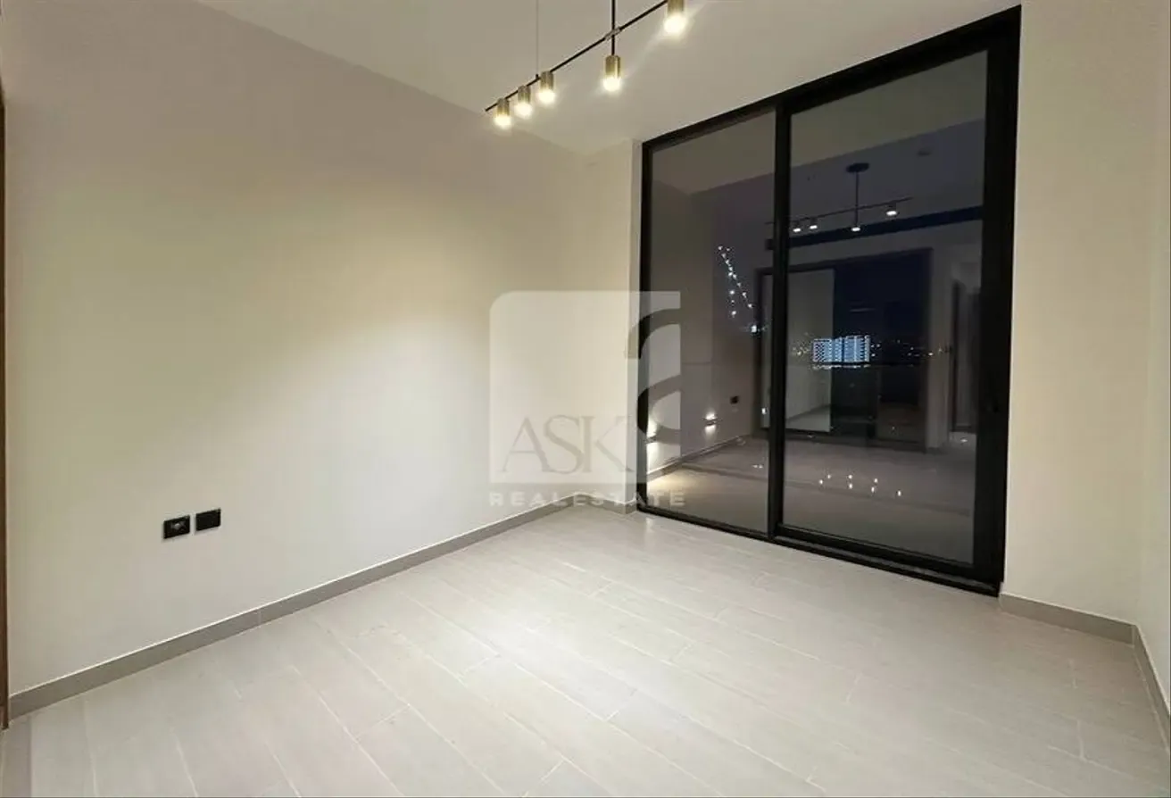 High-Floor 1BR | Furnished | Community View