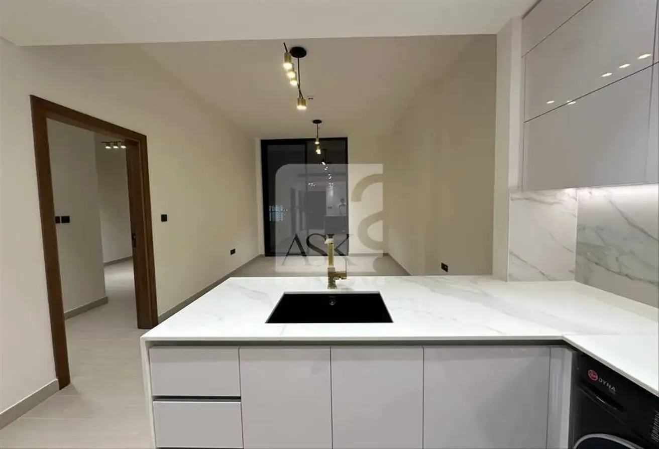 High-Floor 1BR | Furnished | Community View