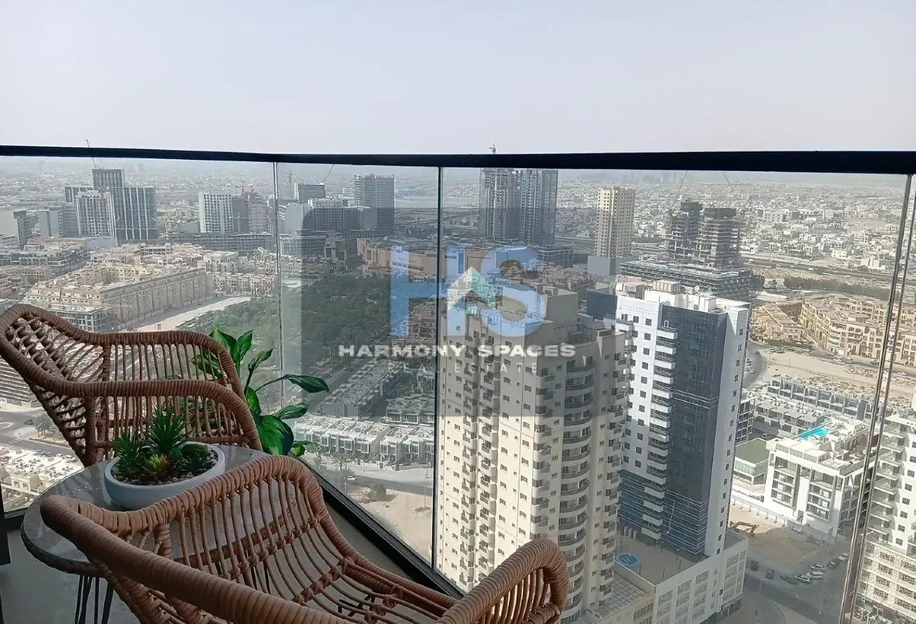 BALCONY with CITY VIEWS - HIGH FLOOR - STUDIO