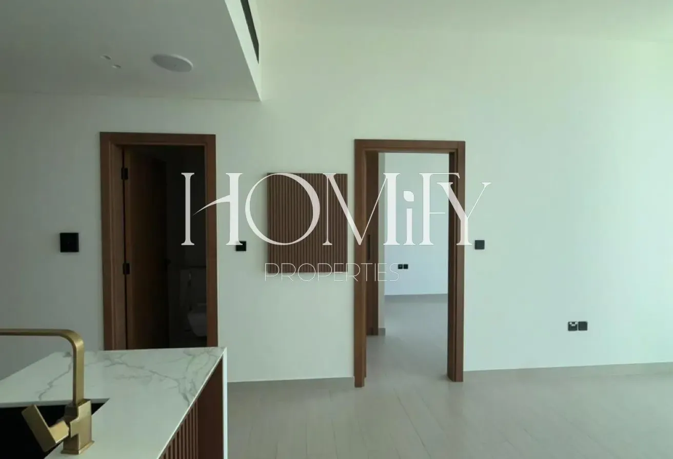 PRESTIGIOUS LOCATION | VACANT | SMART HOME