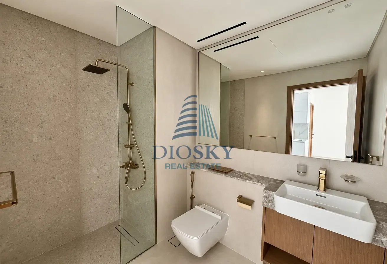 Luxury Apartment | Spacious | Availabe July 27