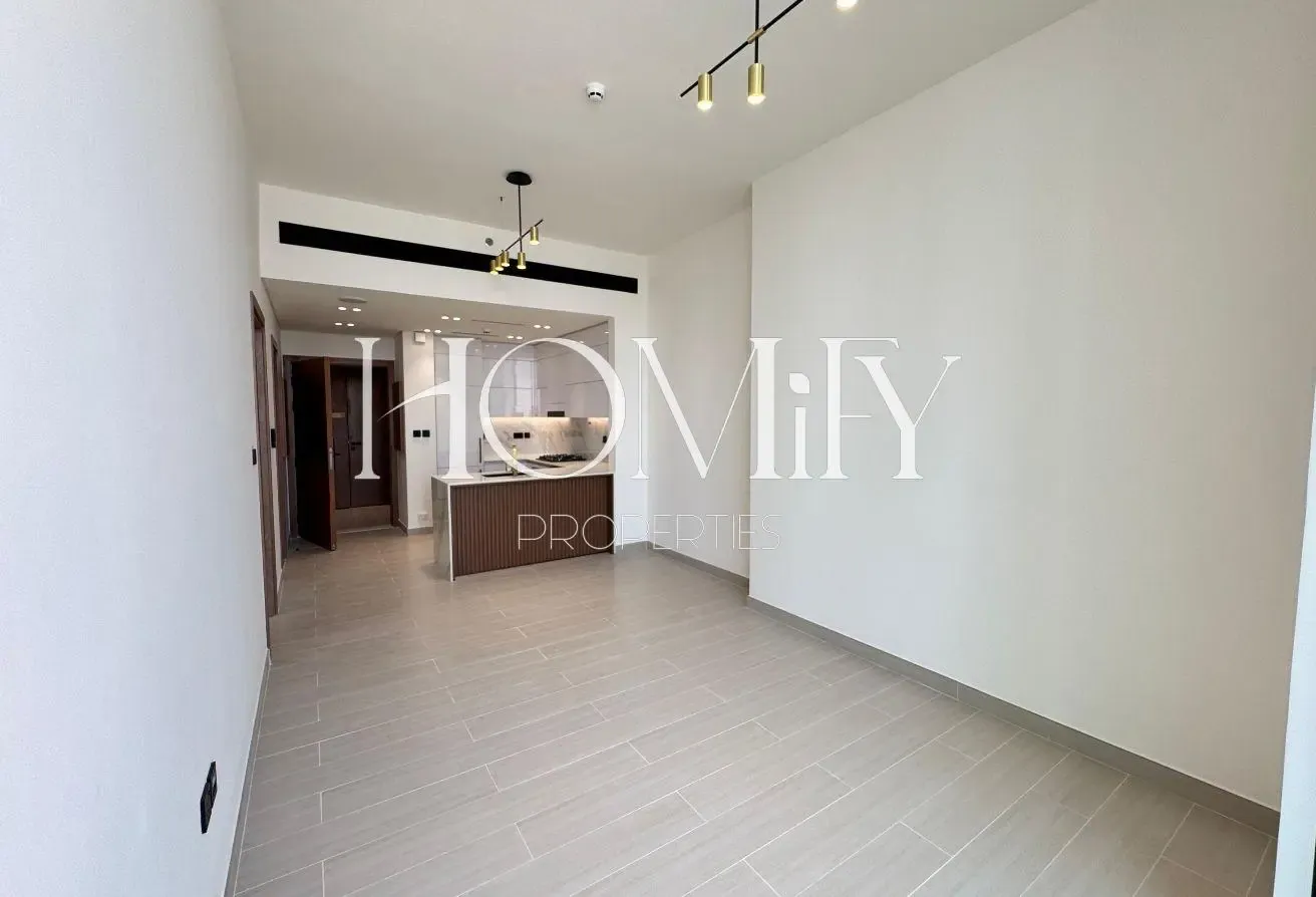 POOL VIEW | SMART HOME | FITTED KITCHEN