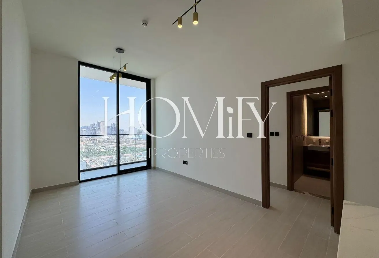 POOL VIEW | SMART HOME | FITTED KITCHEN