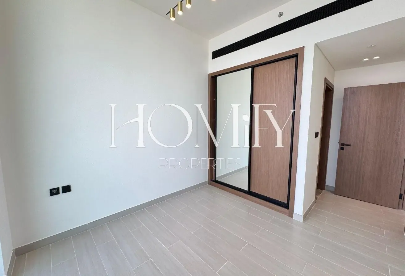 POOL VIEW | SMART HOME | FITTED KITCHEN