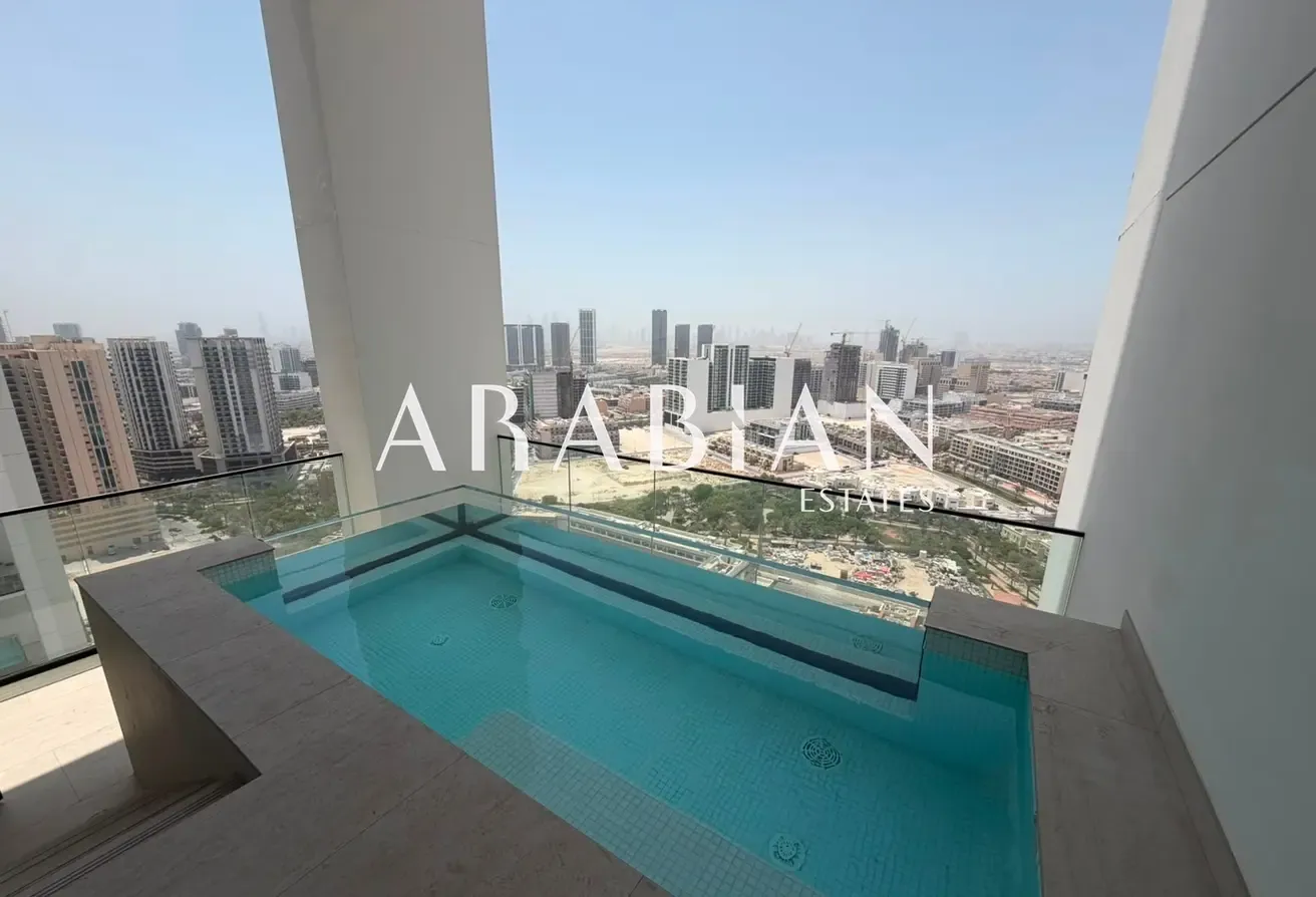 4 cheques | Vacant Now | Private Pool