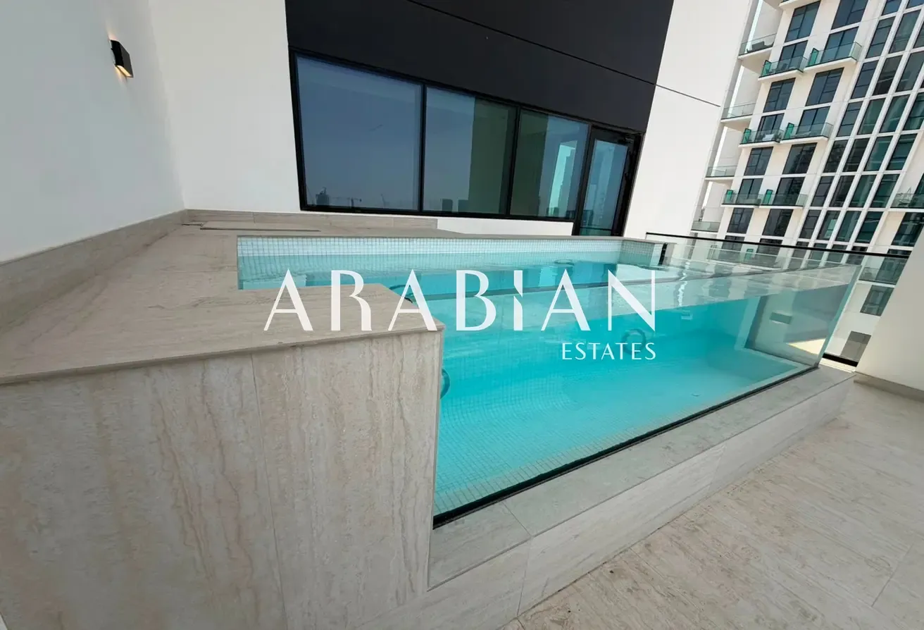 4 cheques | Vacant Now | Private Pool