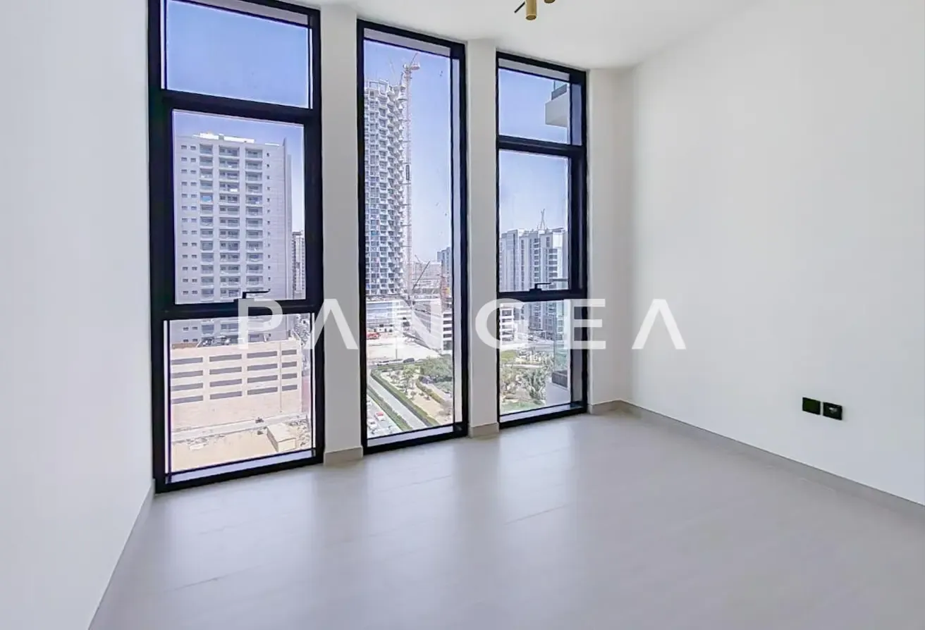 High Floor | Community View | Flexible Cheques