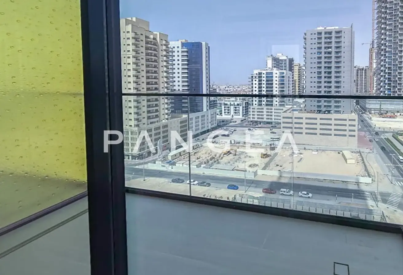 High Floor | Community View | Flexible Cheques