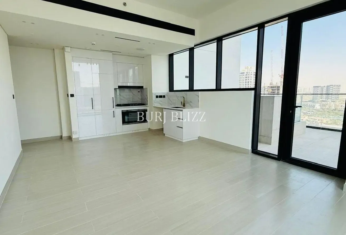 High End 2BR | Private Pool | Community View