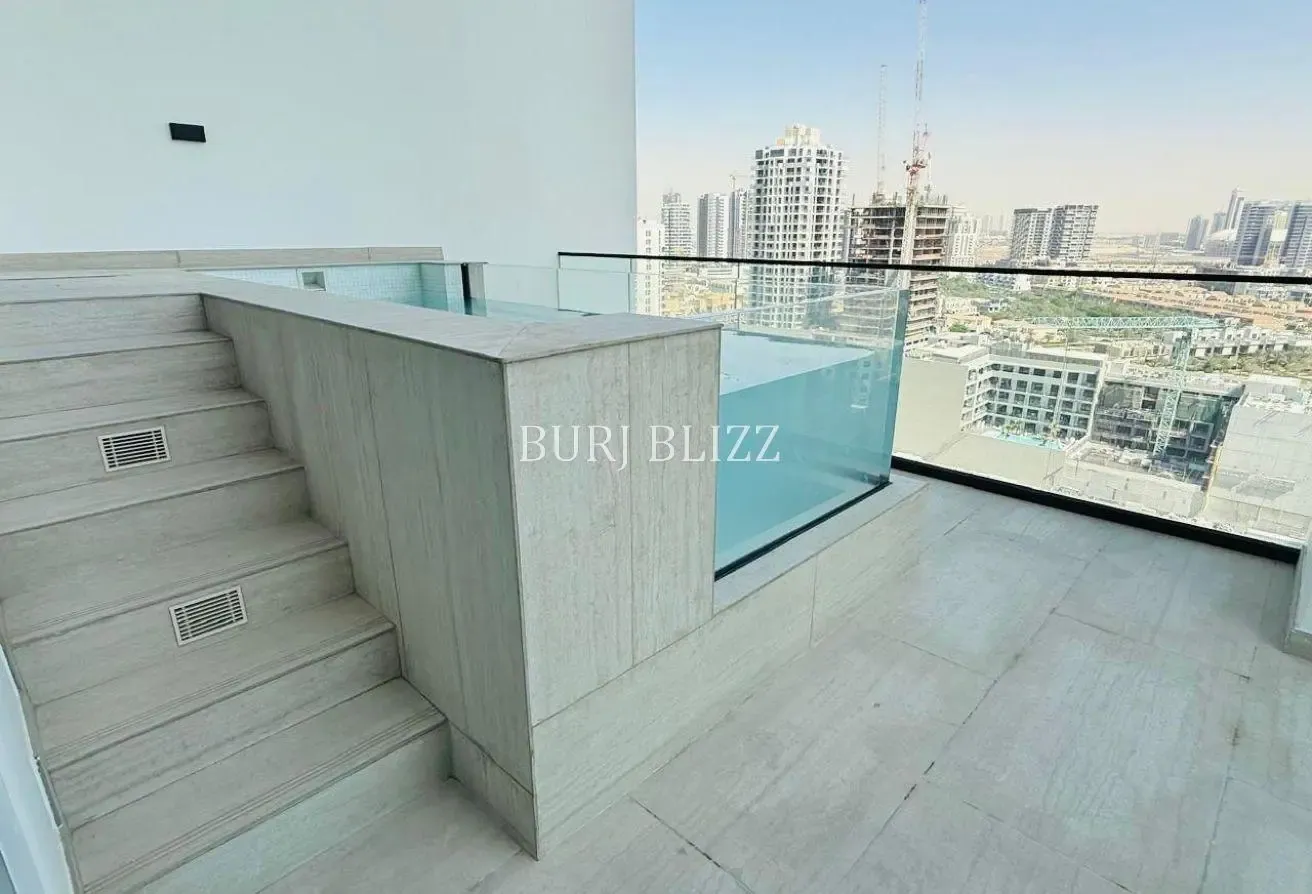 High End 2BR | Private Pool | Community View