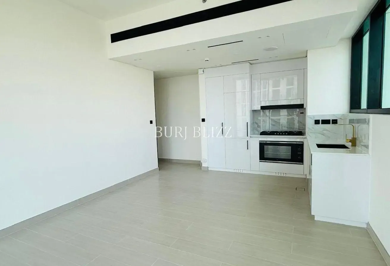 High End 2BR | Private Pool | Community View