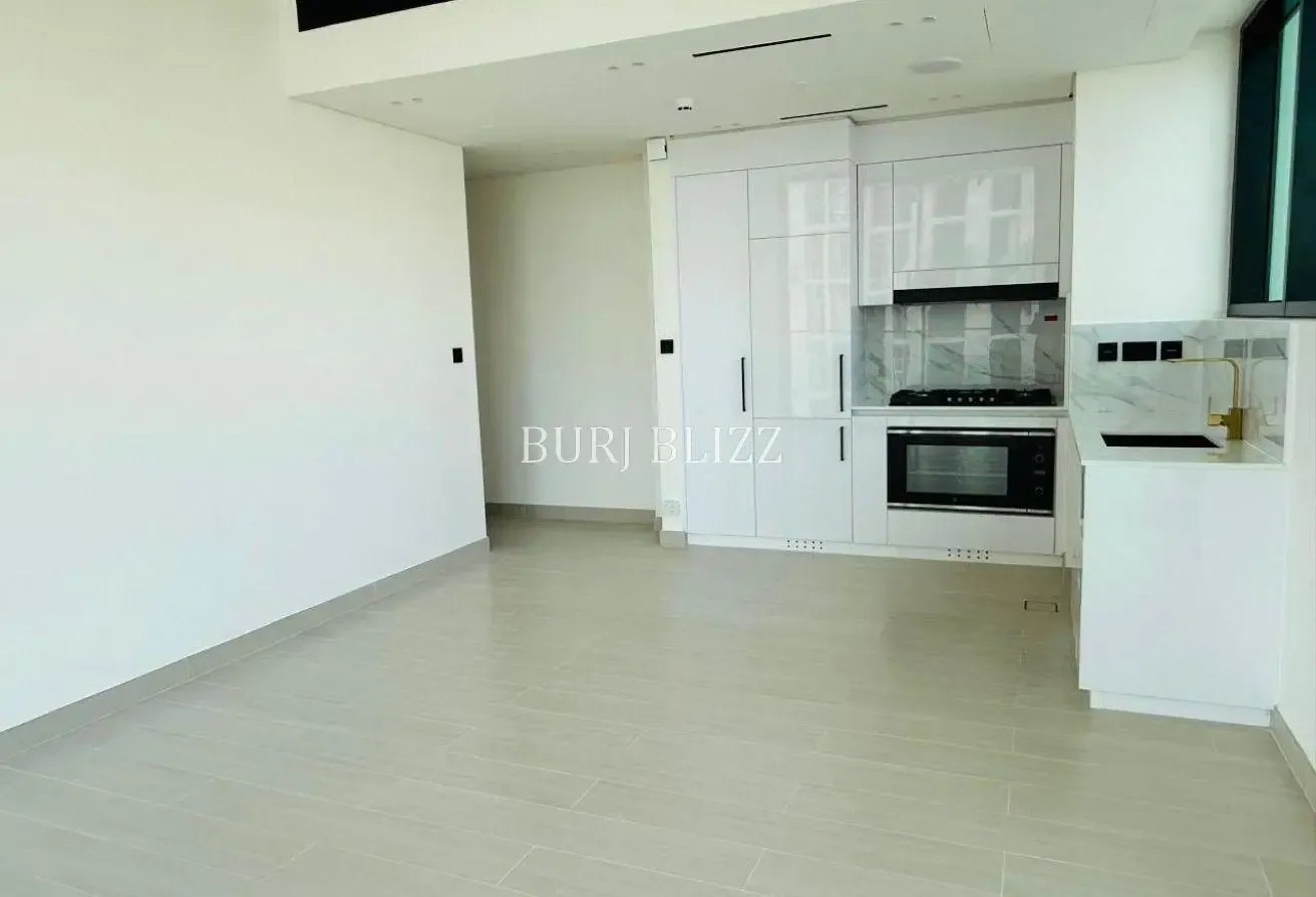 High End 2BR | Private Pool | Community View