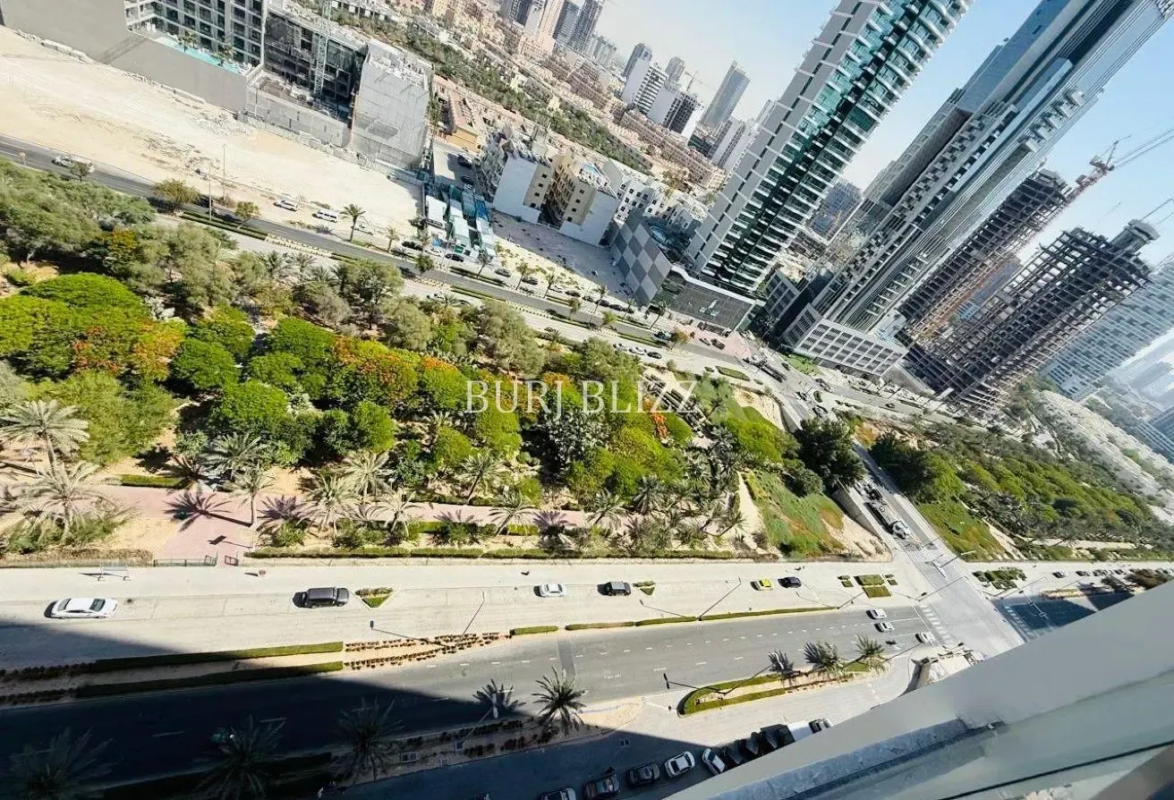 High End 2BR | Private Pool | Community View