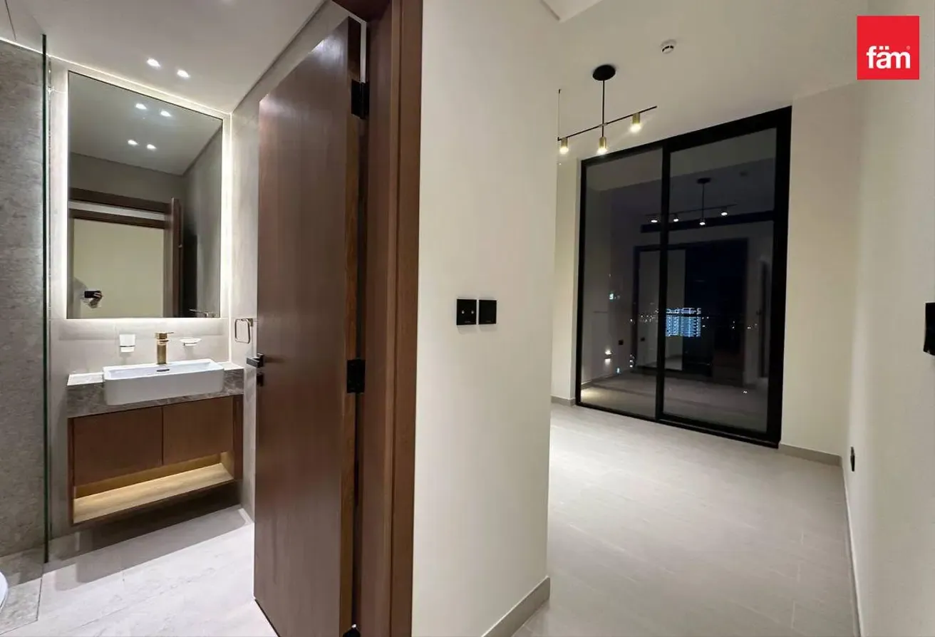 Brand New | High Floor | Community View