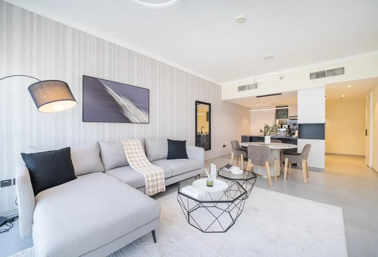 1BR UPGRADED MARINA |HIGH FLR|AVAILABLE NOW