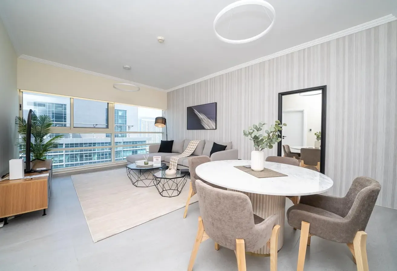 1BR  UPGRADED MARINA |HIGH FLR|AVAILABLE NOW