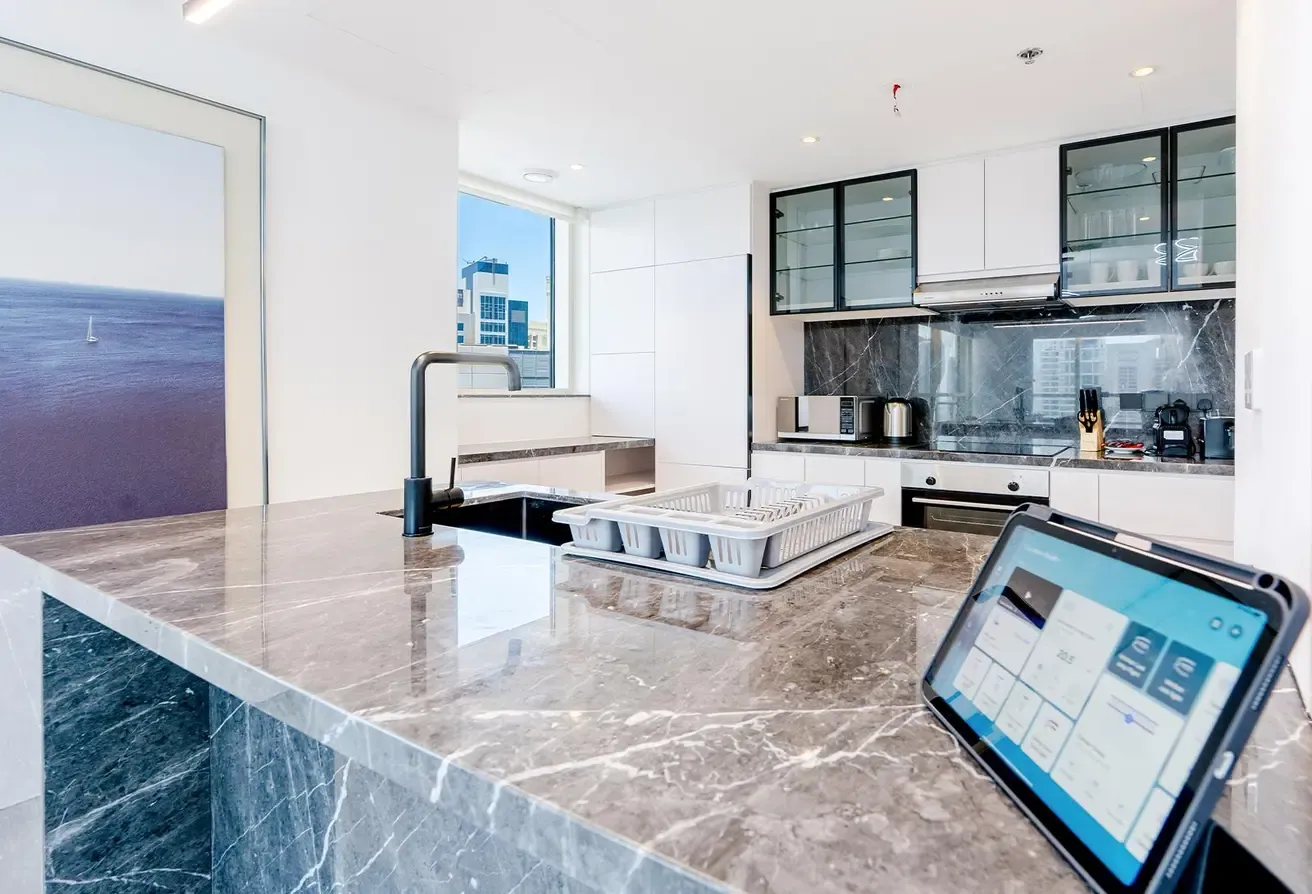 SMART HOME STYLISH  UPGRADED 2BR MARINA AVAILABLE NOW