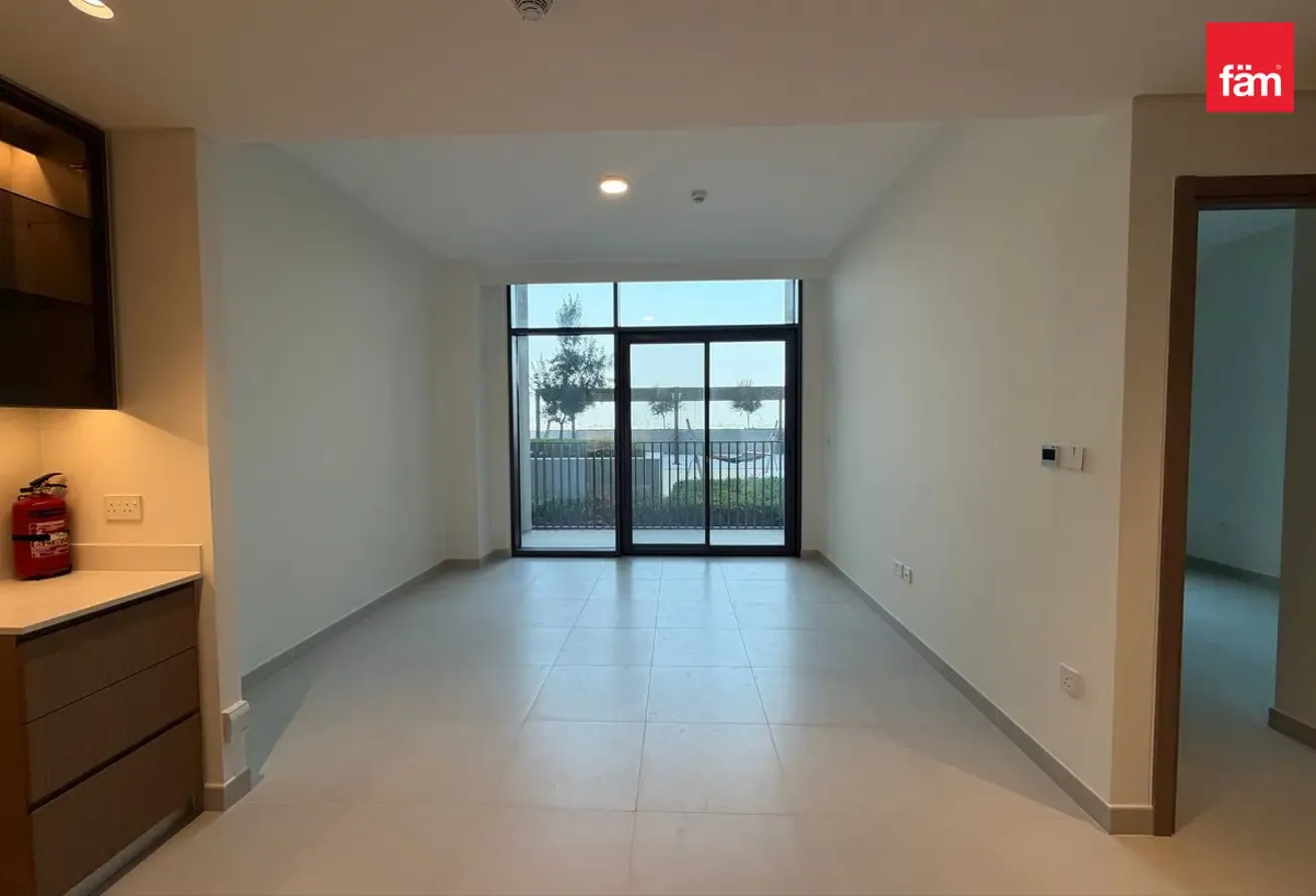 Ready to Move in | Spacious and Bright