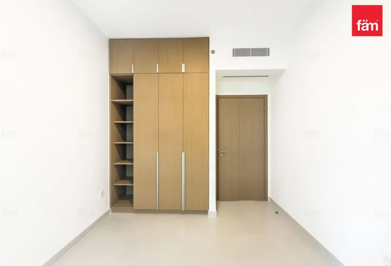 Ready to Move in | Spacious and Bright