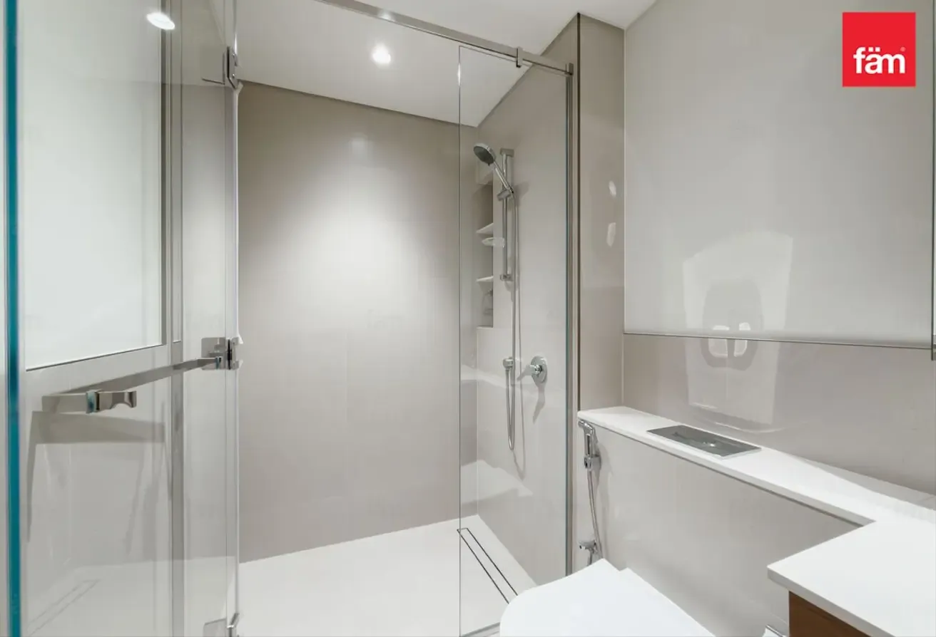 Ready to Move in | Spacious and Bright