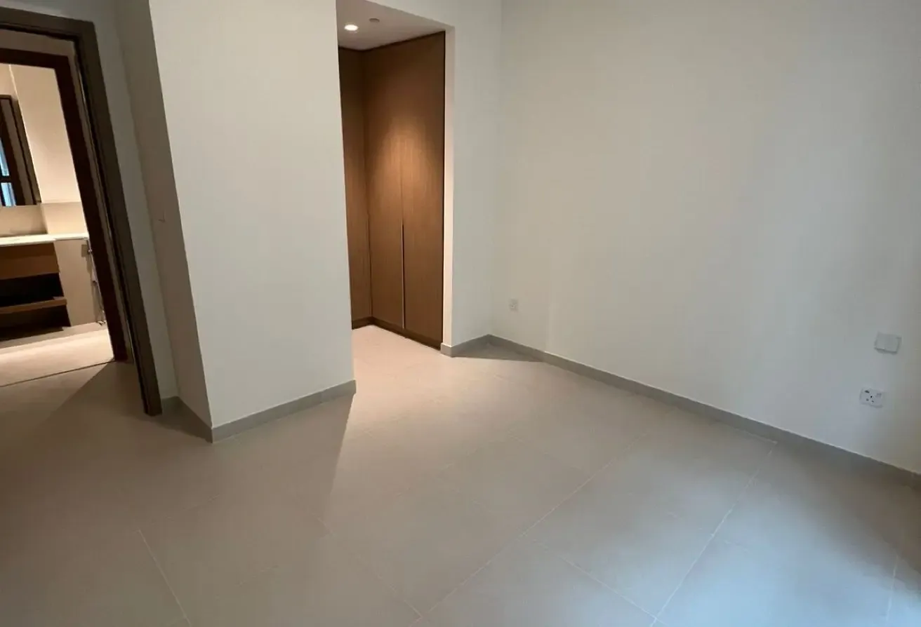 Spacious 1BR Apartment | Unfurnished | Vacant