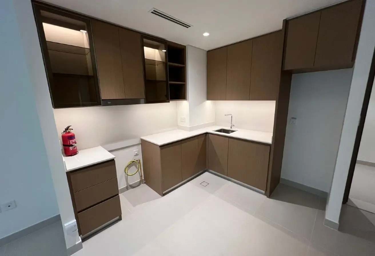 Spacious 1BR Apartment | Unfurnished | Vacant