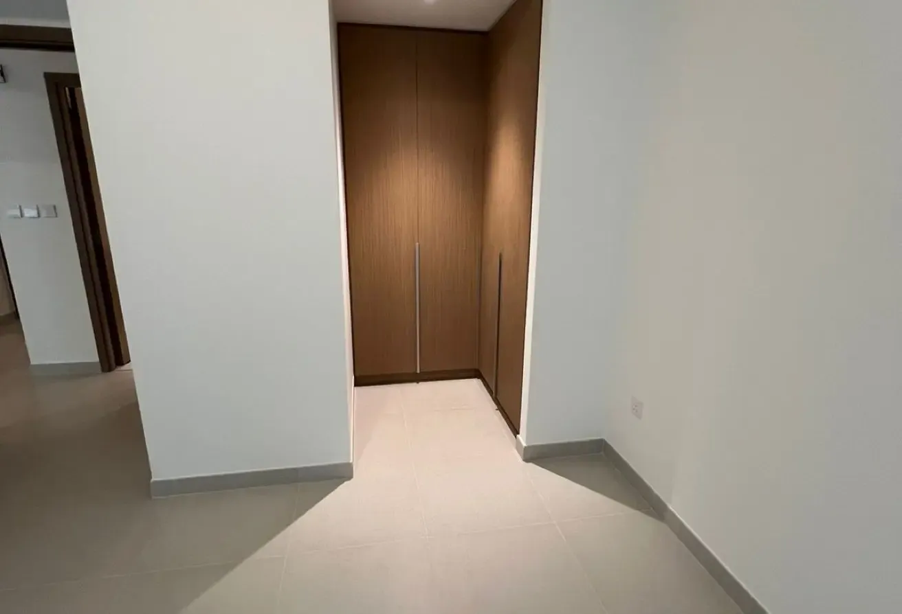 Spacious 1BR Apartment | Unfurnished | Vacant