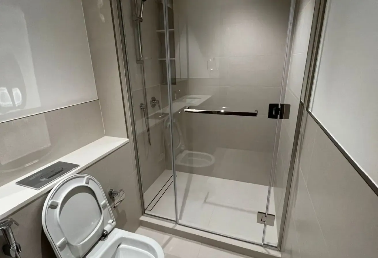 Spacious 1BR Apartment | Unfurnished | Vacant