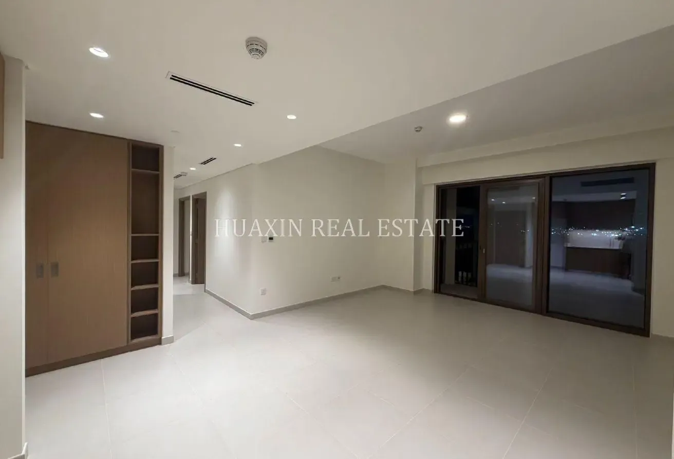 Beach Access| Brand New | Low Floor