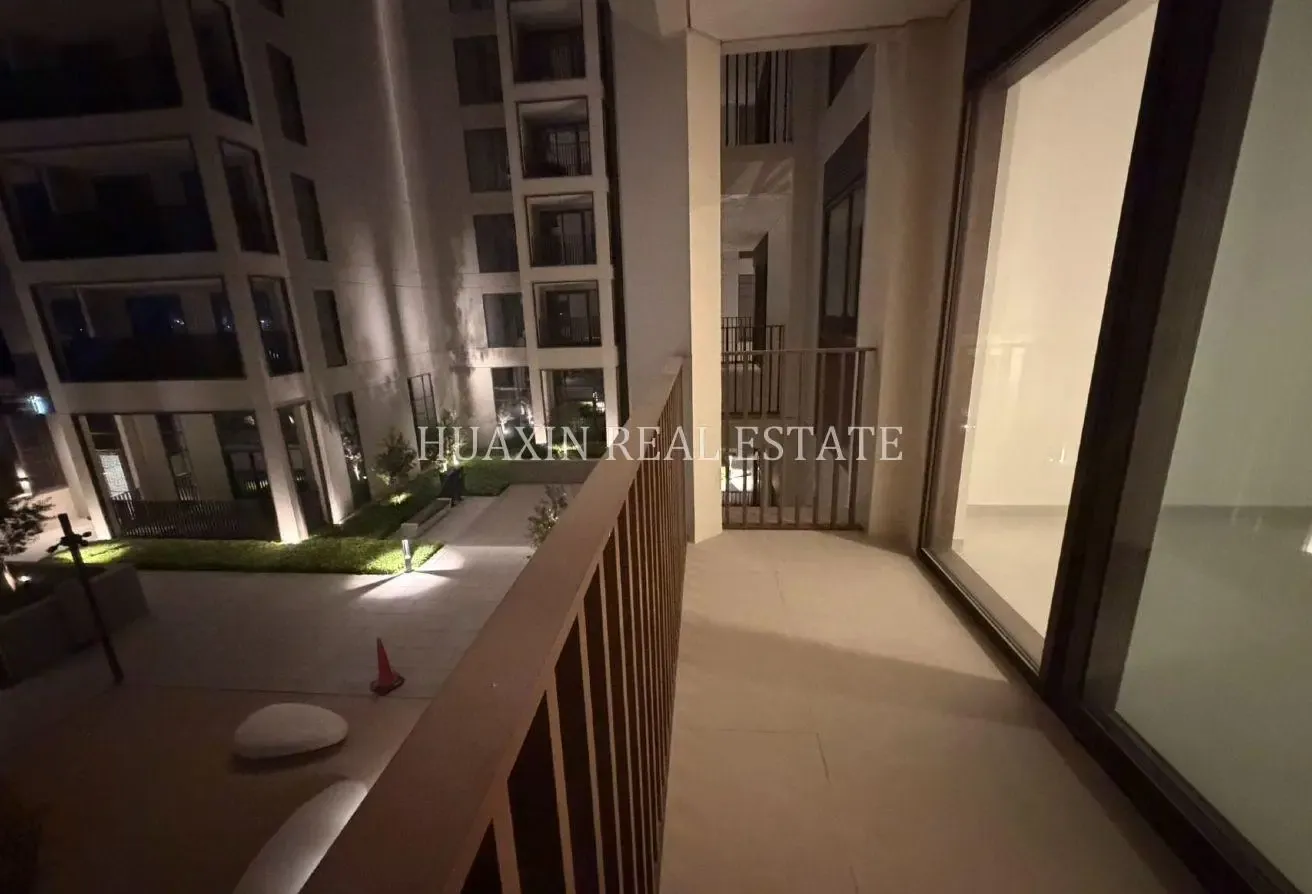 Beach Access| Brand New | Low Floor