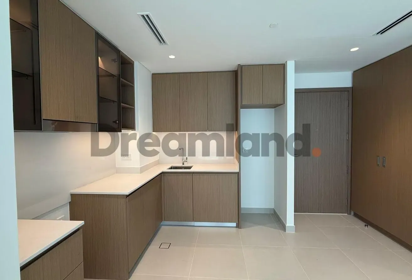 Brand New | Contemporary finish | Ready to move in