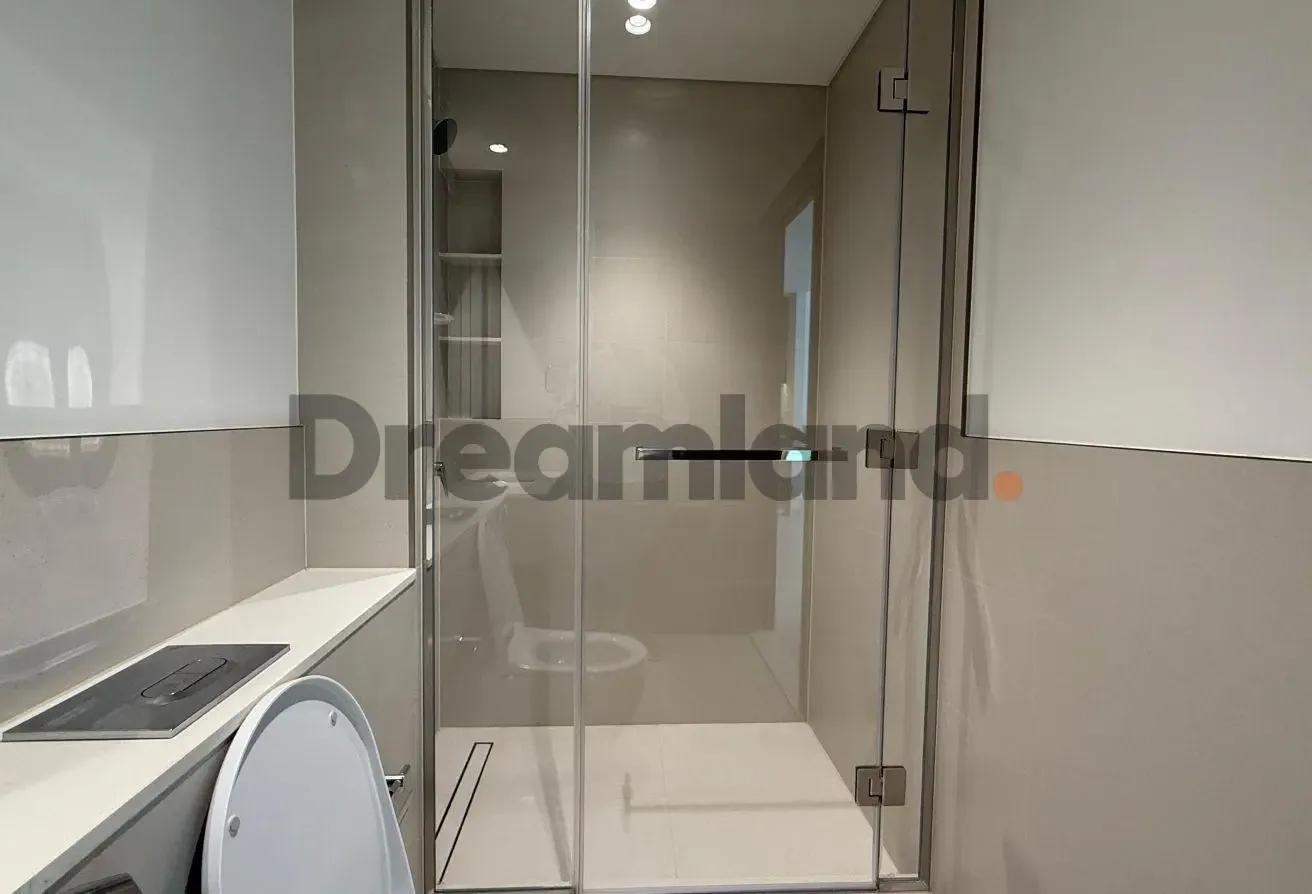 Brand New | Contemporary finish | Ready to move in