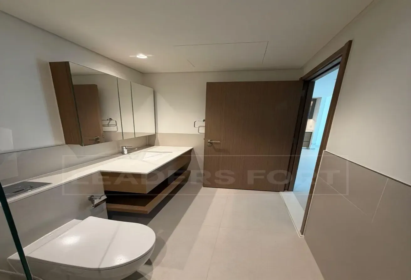Spacious 1BR | City & Park View | Vacant Now