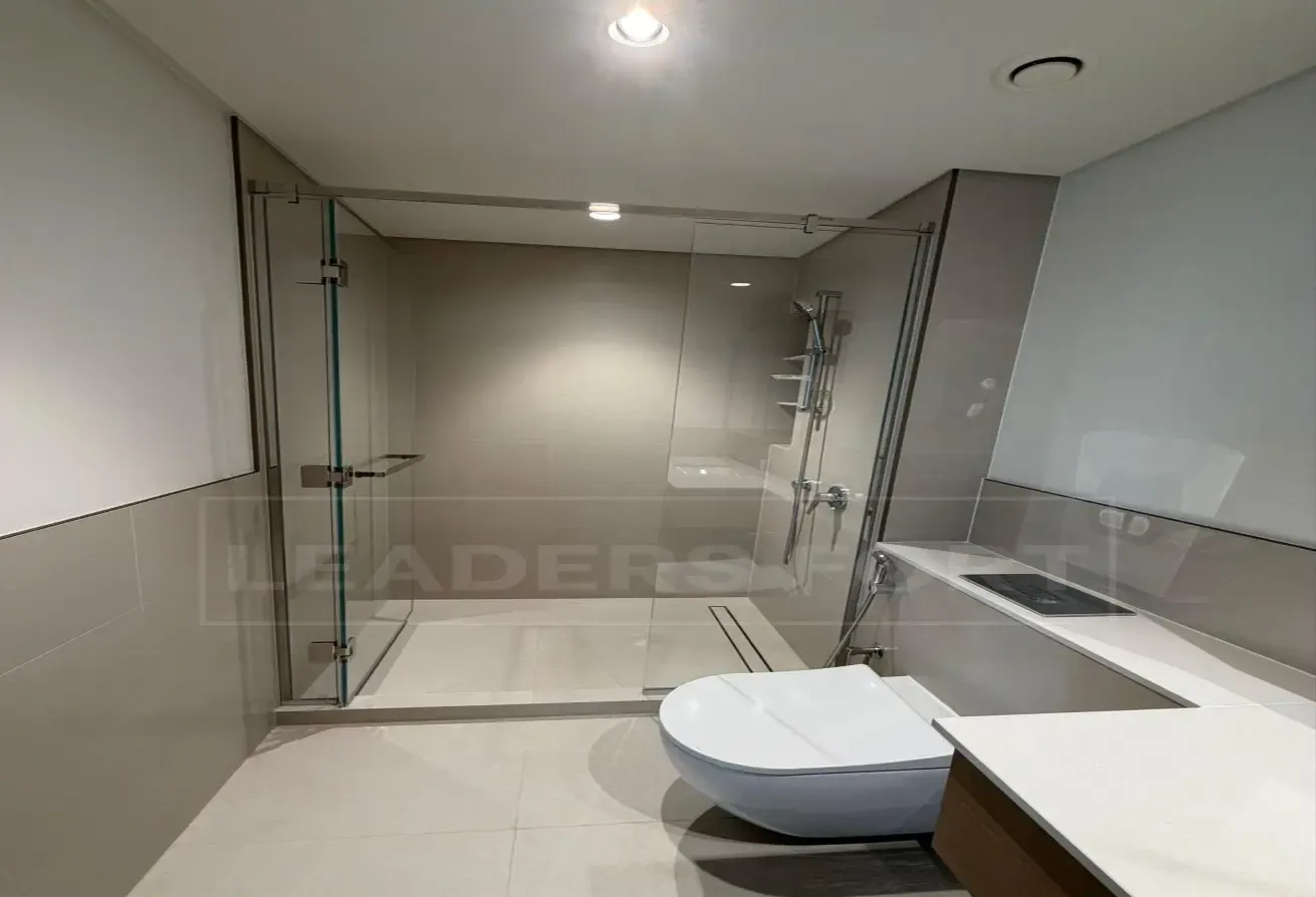 Spacious 1BR | City & Park View | Vacant Now