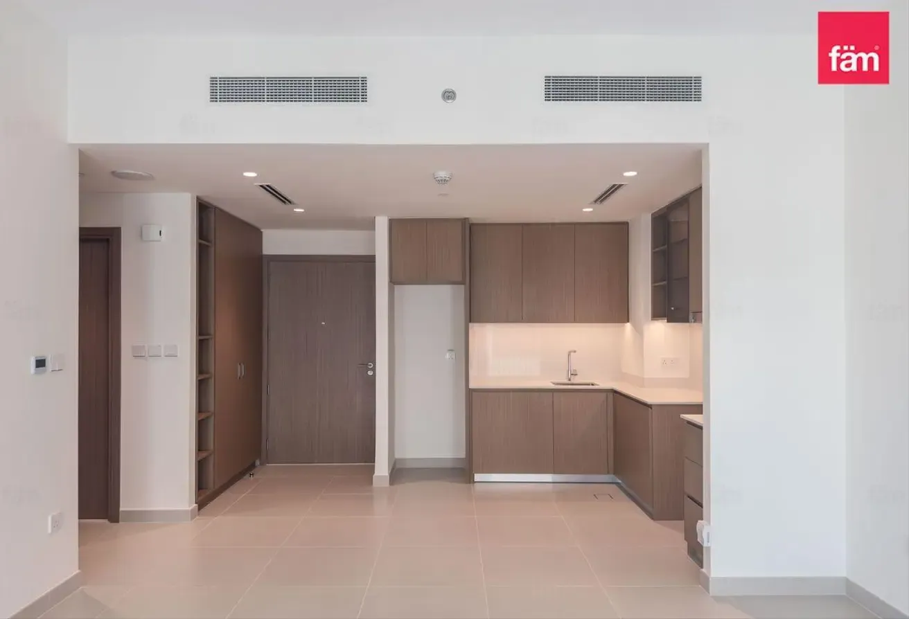 EMAAR | High Floor | Beach Access