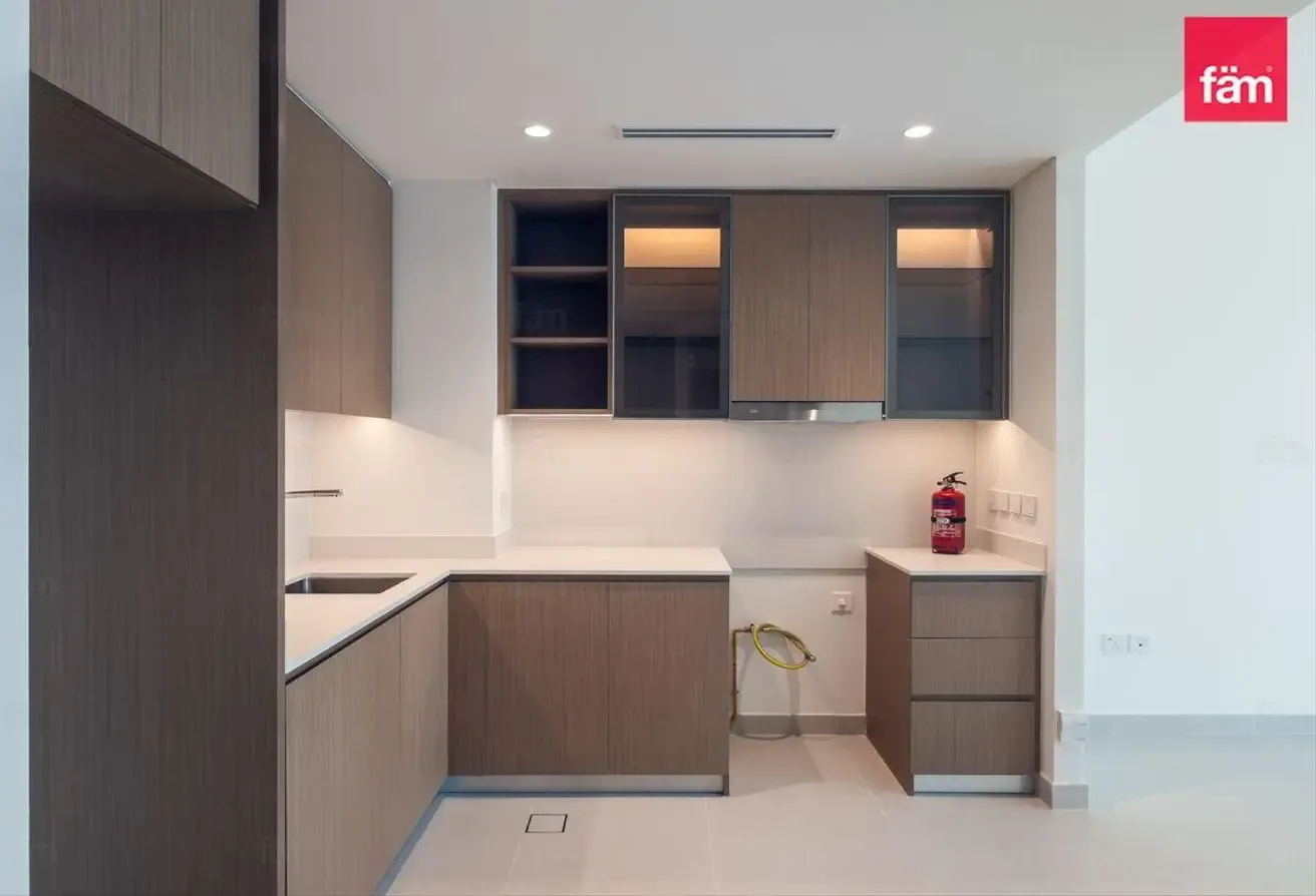 EMAAR | High Floor | Beach Access