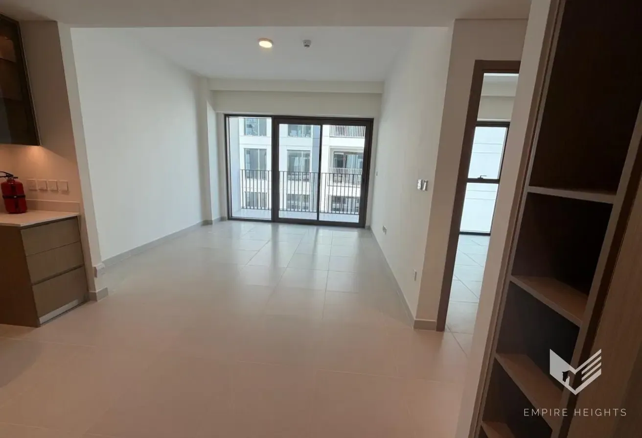 Unfurnished | Vacant | Community View
