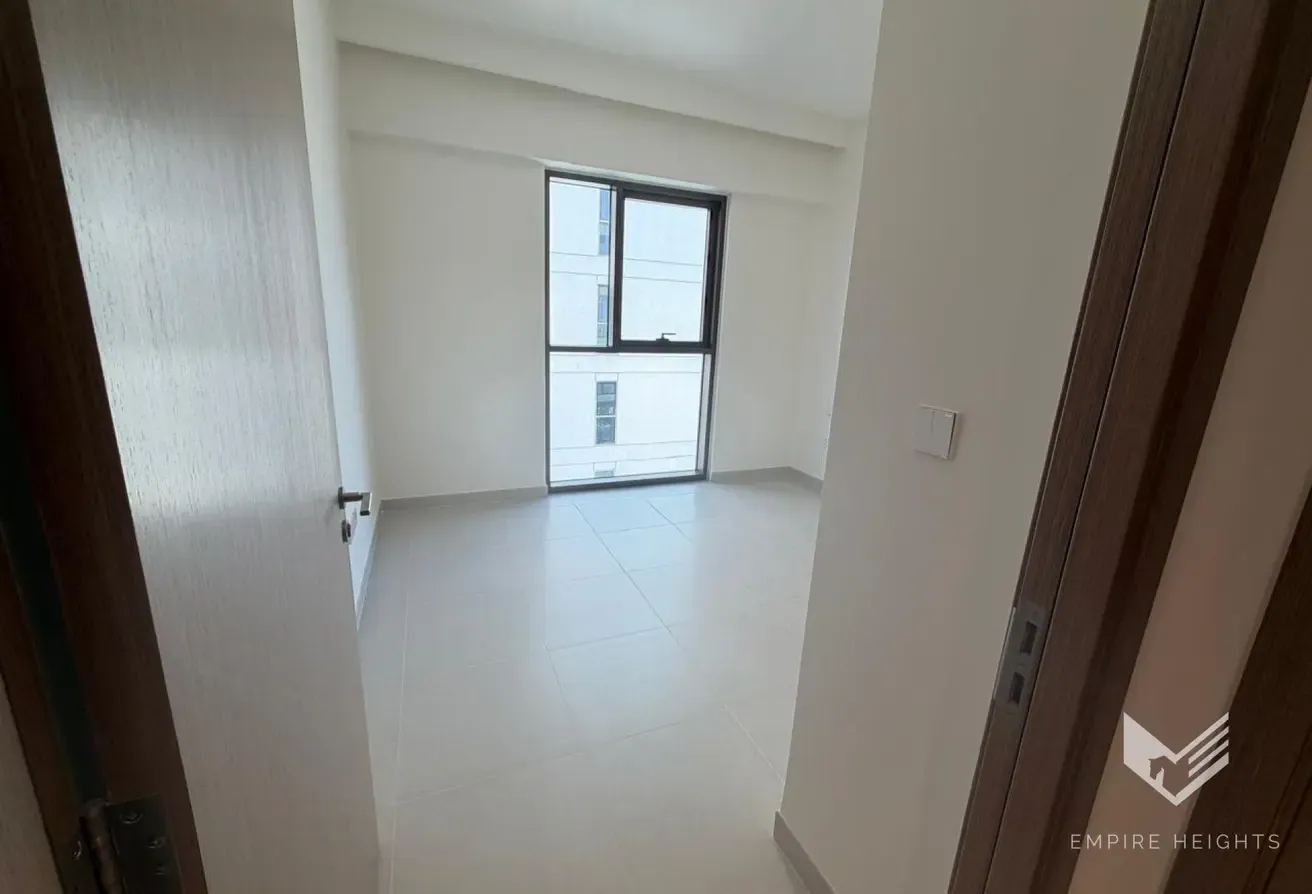 Unfurnished | Vacant | Community View