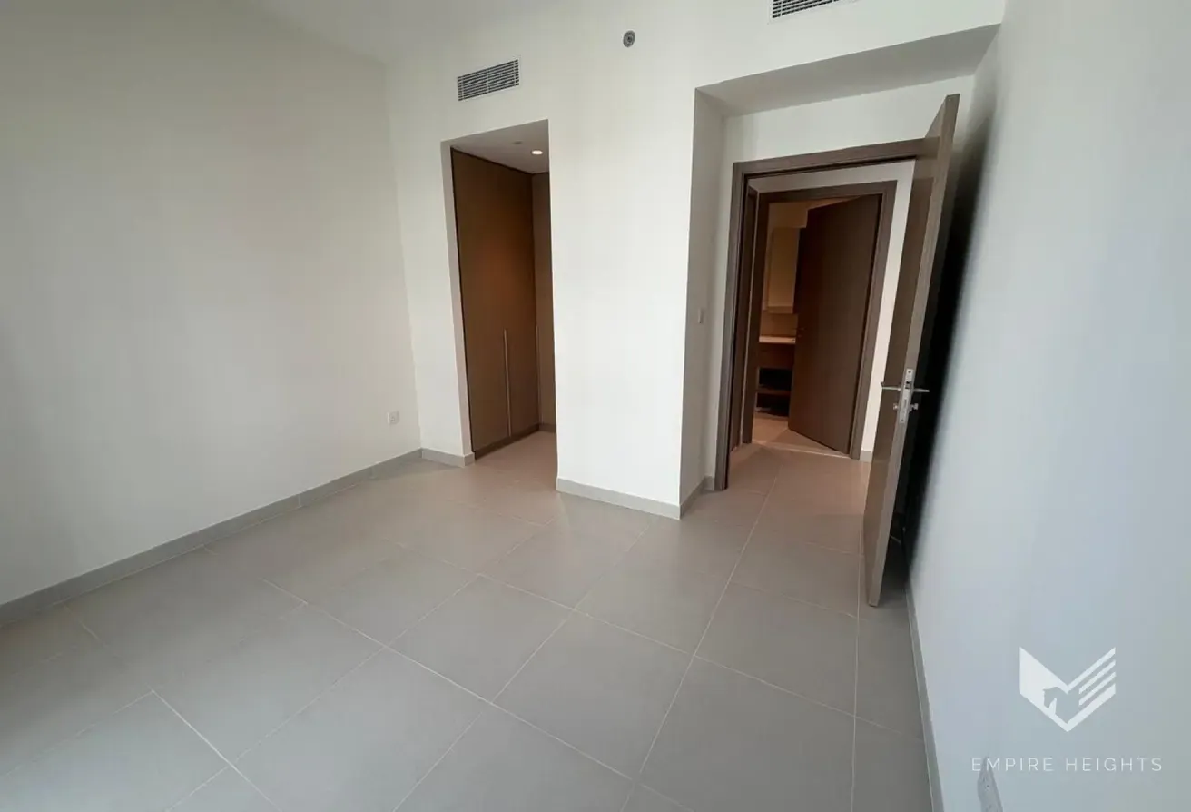 Unfurnished | Vacant | Community View