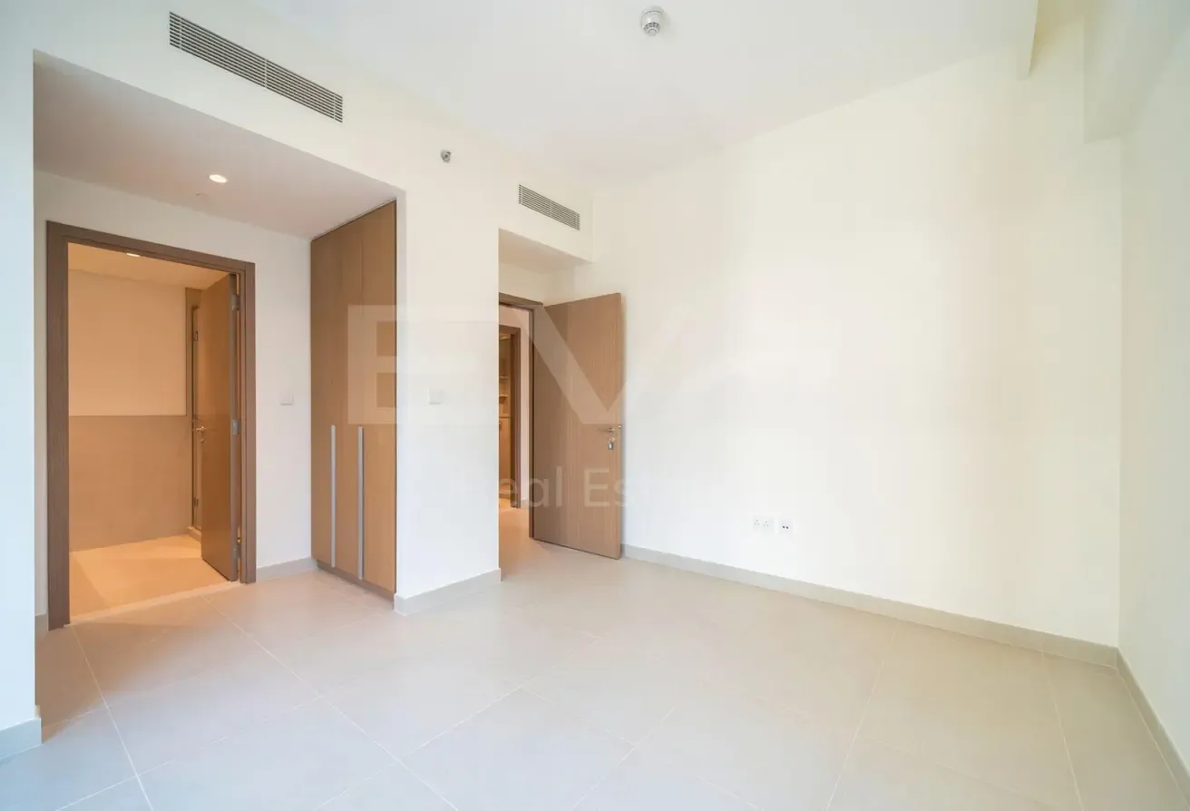 COMMUNITY VIEW | VACANT AND READY | UNFURNISHED