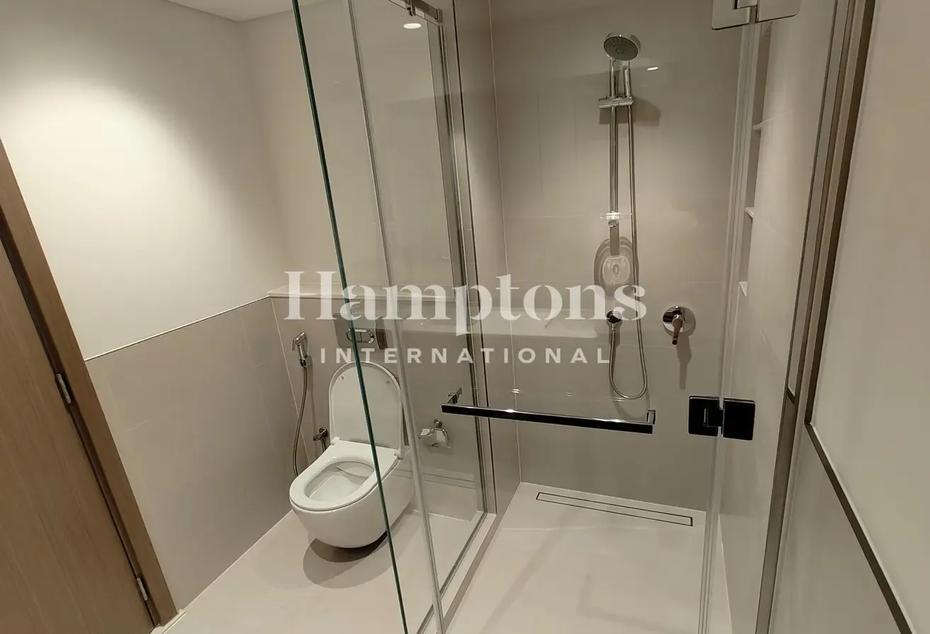 Brand New | Top Floor | Multiple Cheques
