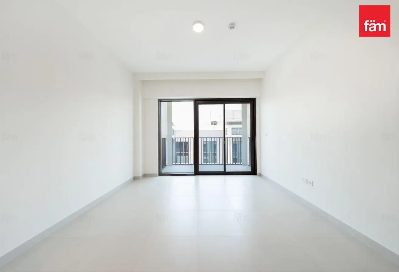 Modern Layout | Bright Unit | High Floor